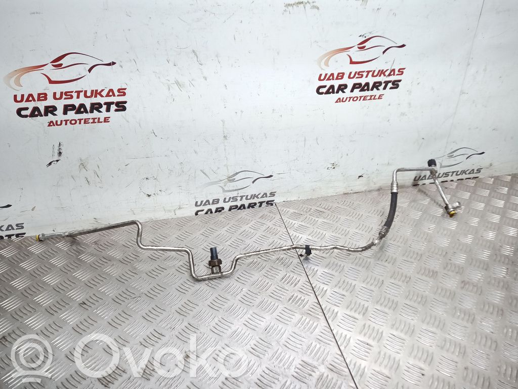 BMW 5 E60 E61 Ilmastointilaitteen putki (A/C) 