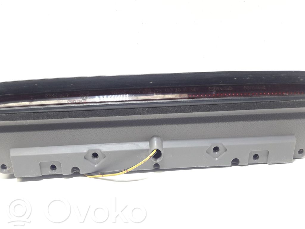Subaru Forester SF Third/center stoplight 