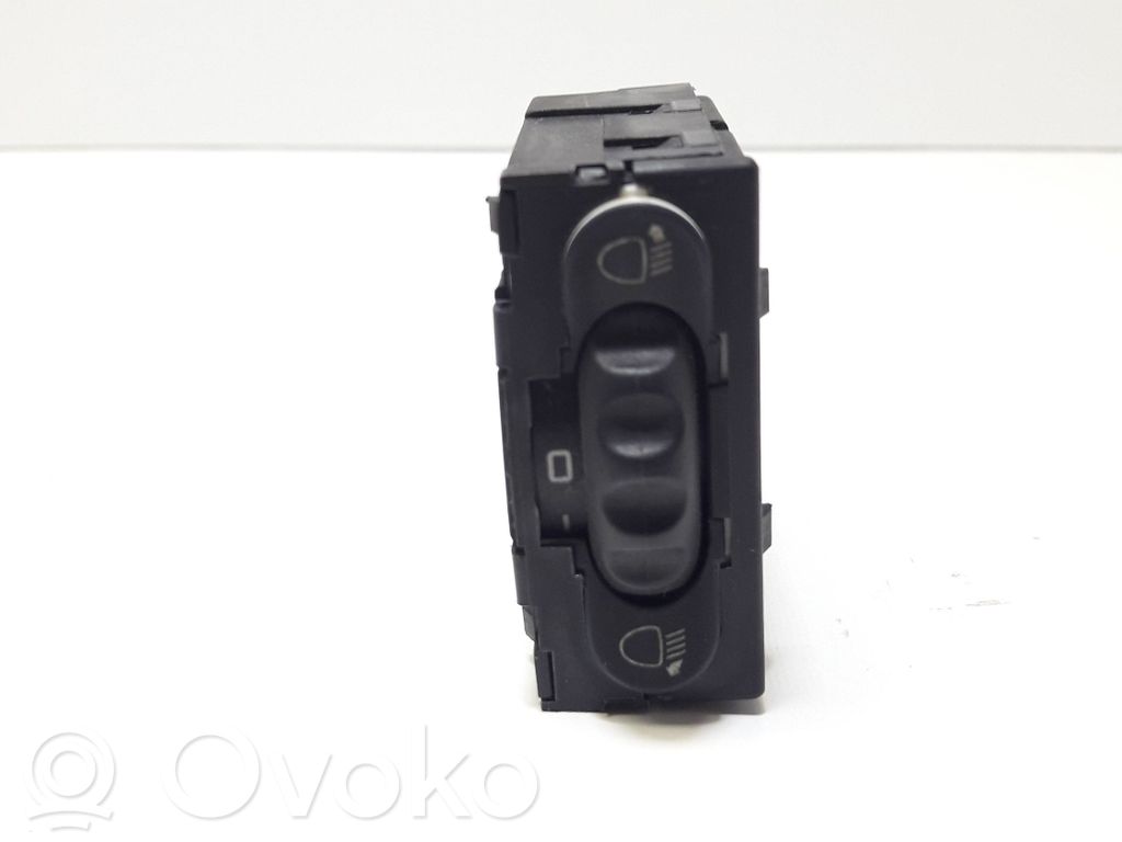 Renault Megane I Headlight level height control switch 