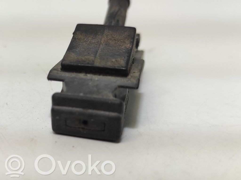 Volkswagen Golf IV Windshield washer spray nozzle 