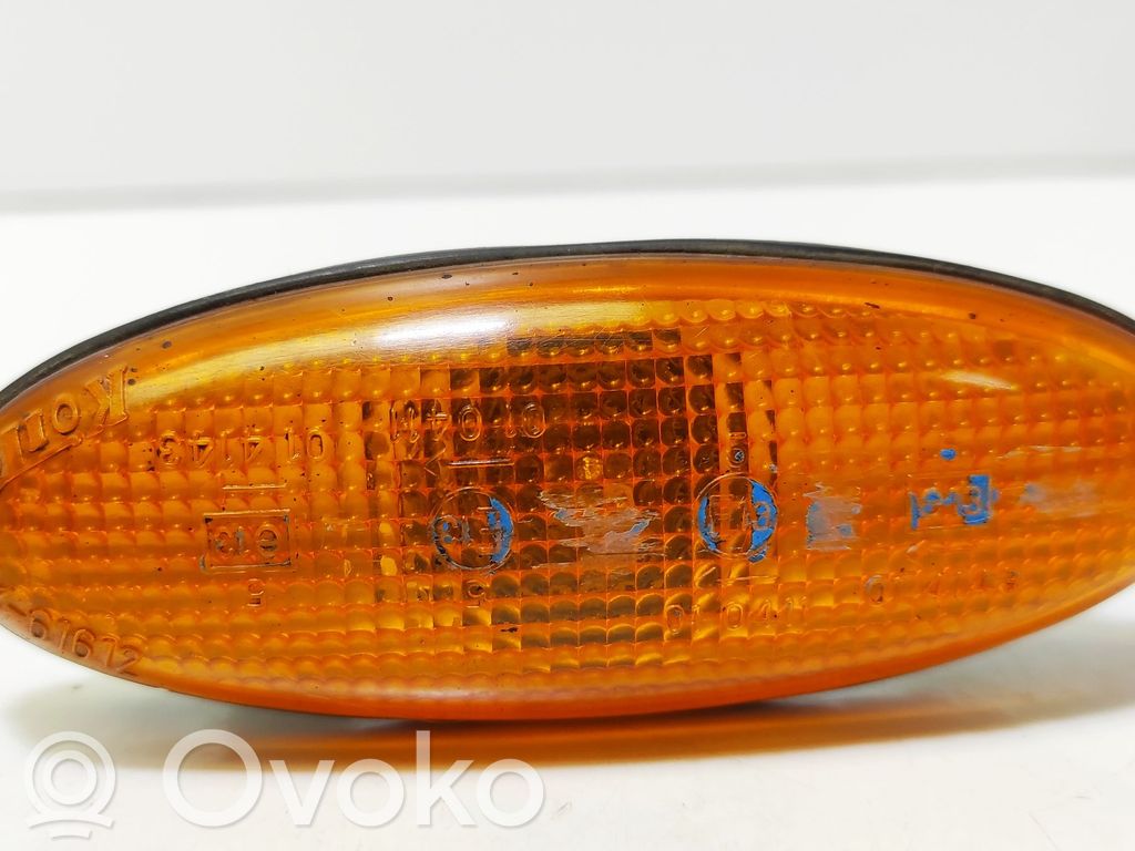 Mazda 626 Front fender indicator light 