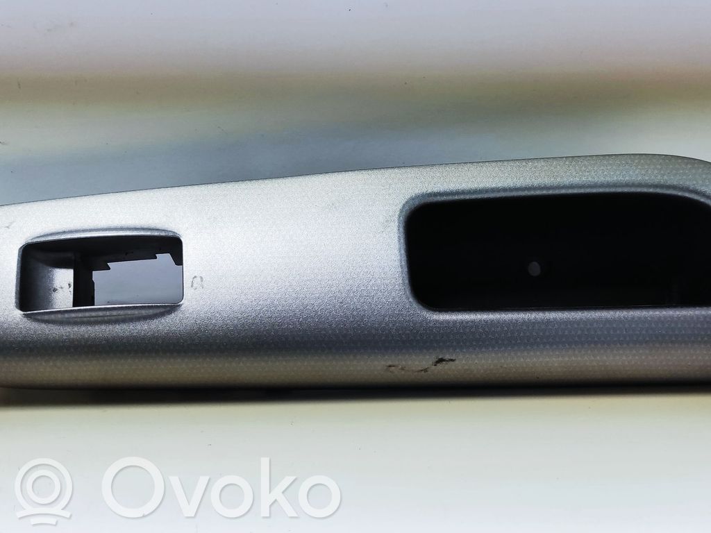 Toyota Corolla E120 E130 Other front door trim element 