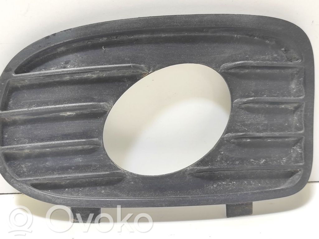 Opel Vectra B Etusumuvalon ritilä 