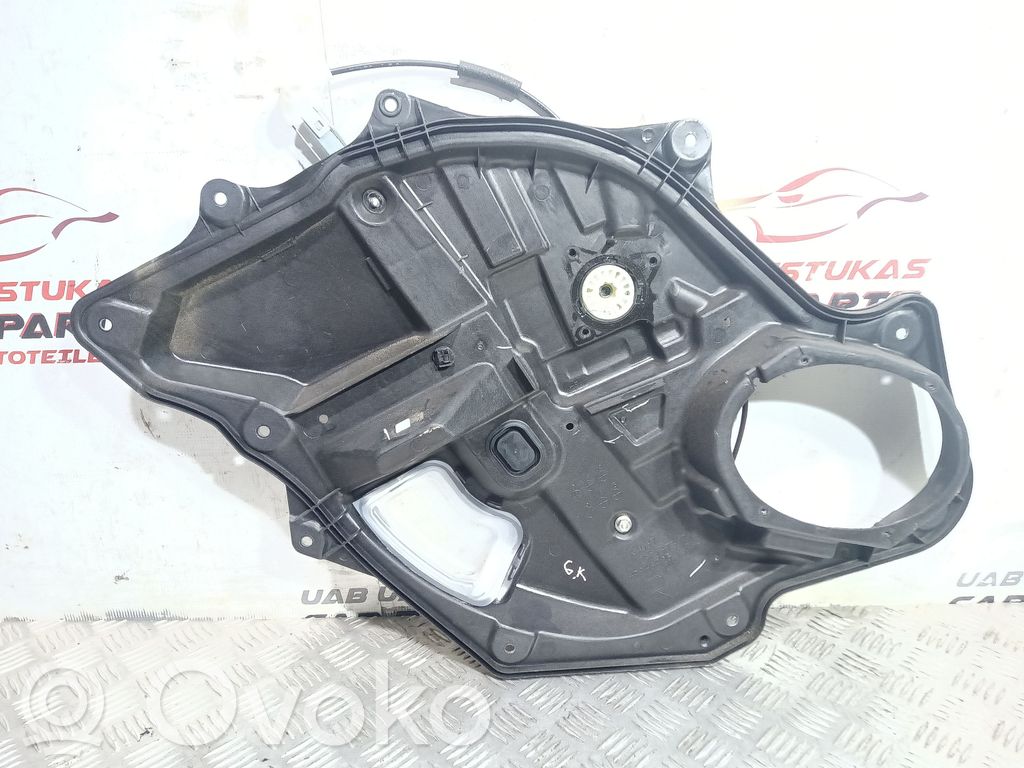 Mazda CX-7 Mecanismo para subir la puerta trasera sin motor 