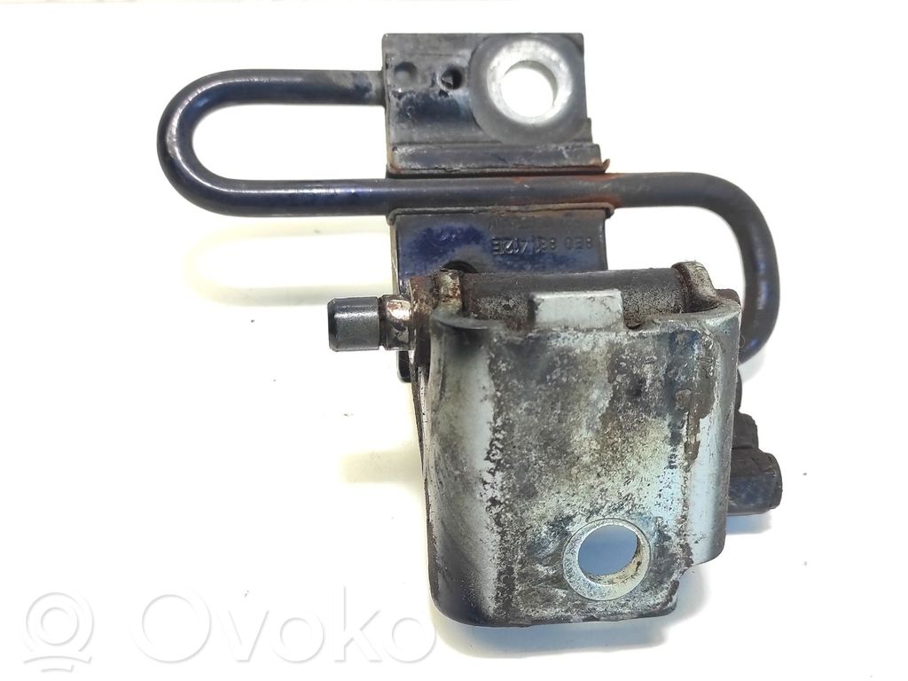 Audi A6 S6 C6 4F Front door lower hinge 