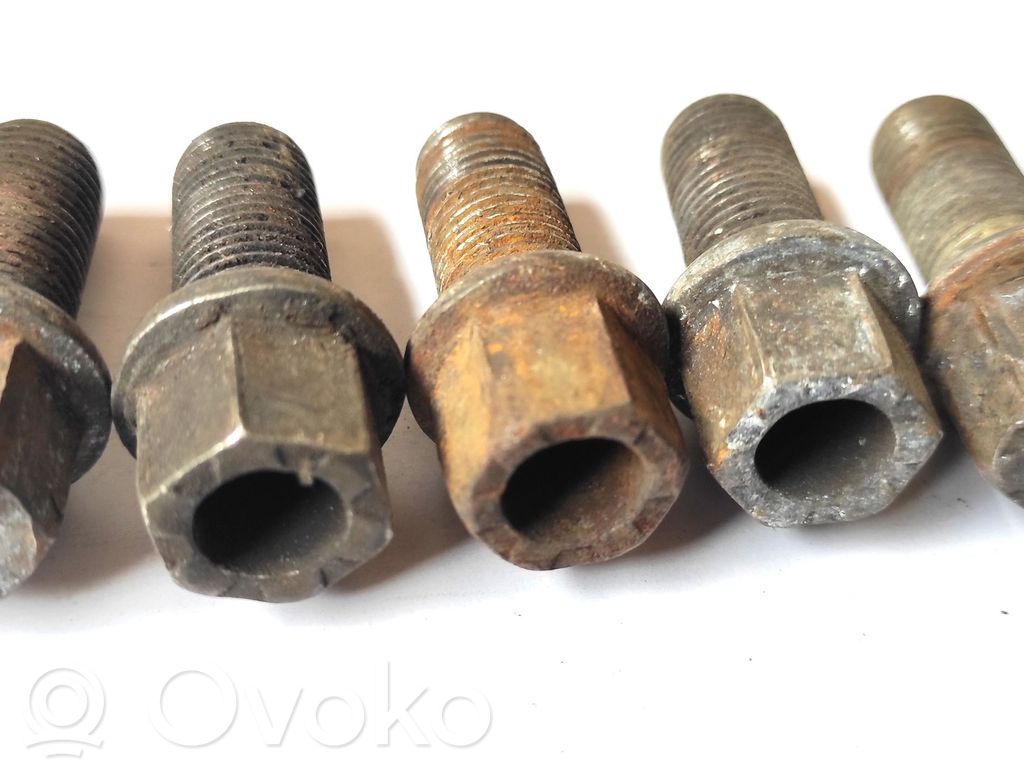 Tuercas/tornillos