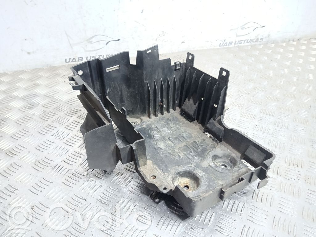 Renault Laguna II Akumulatora nostiprināšanas pamatne 
