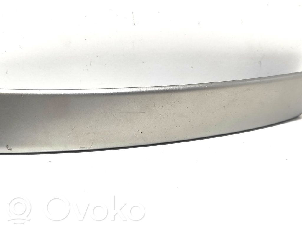 Nissan Qashqai Cita veida priekšpusē durvju dekoratīvās apdares detaļa 