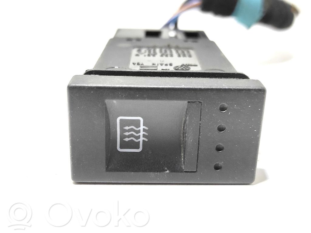 Volkswagen Polo III 6N 6N2 6NF Windscreen/window heater switch 