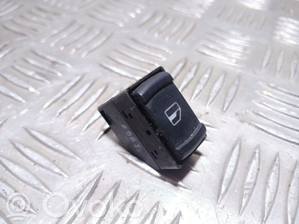 Volkswagen PASSAT B5.5 Electric window control switch 