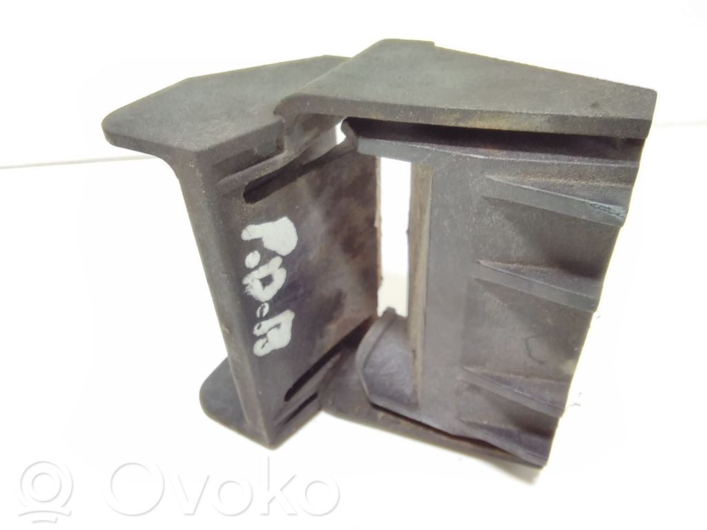 Land Rover Range Rover L322 Radiator mount bracket 