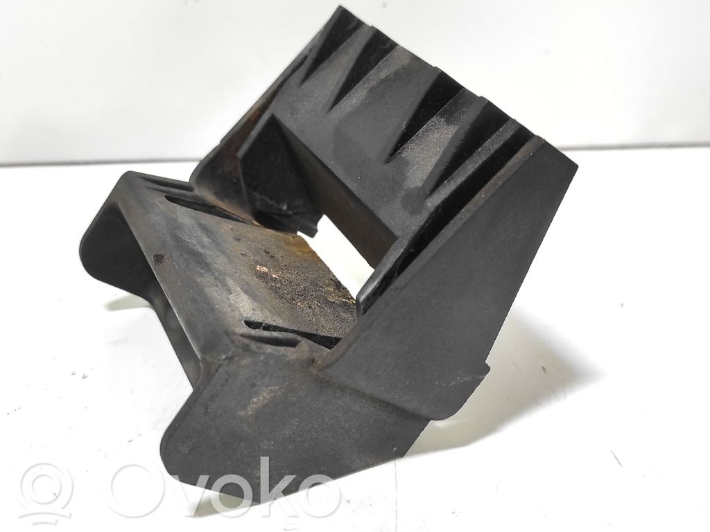 Land Rover Range Rover L322 Radiator mount bracket 