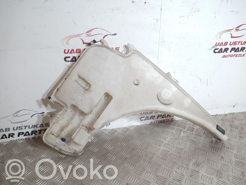 BMW 1 E81 E87 Langų skysčio bakelis 