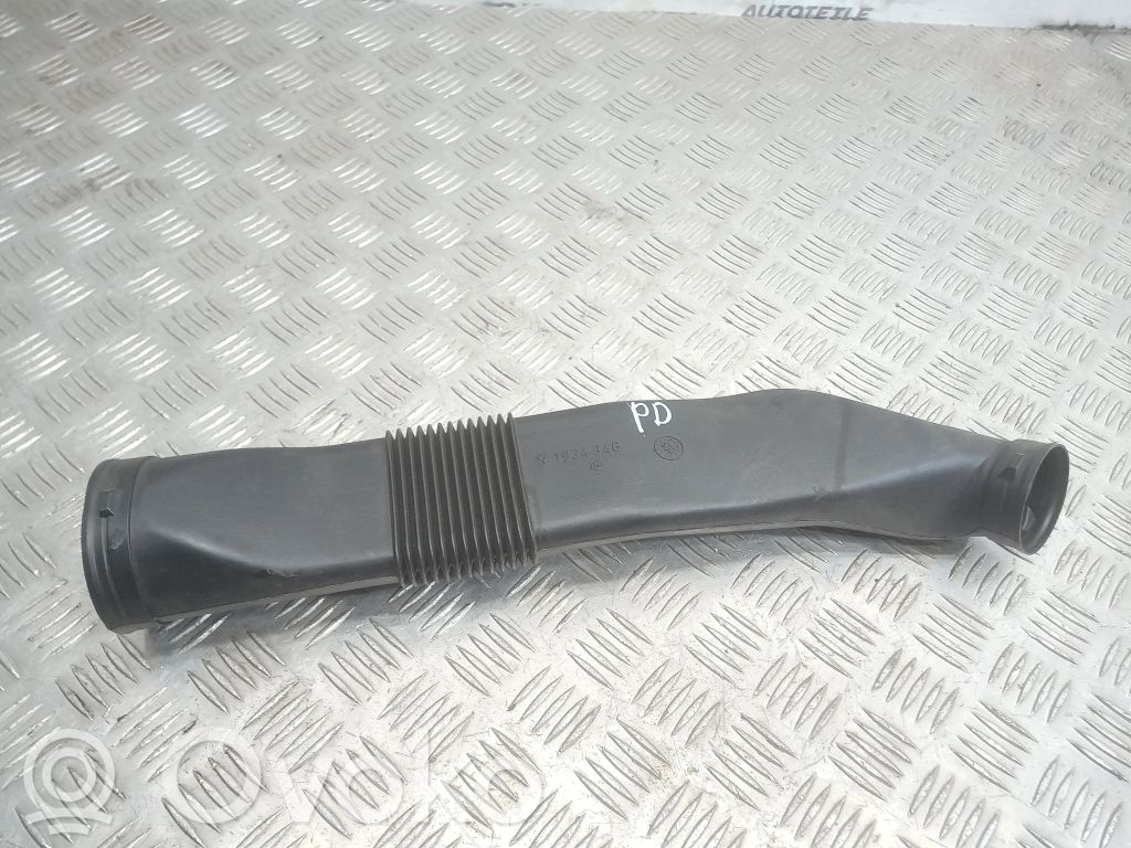 Ohjaamon sisäilman ilmakanava   1934346