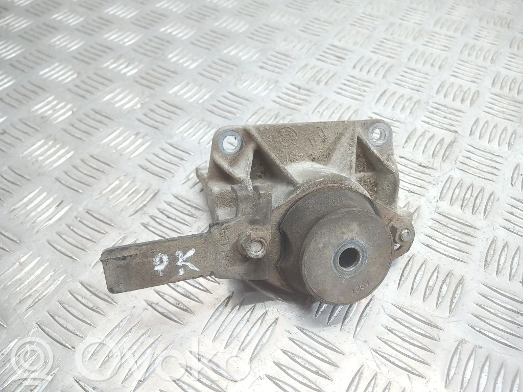 Engine mount bracket