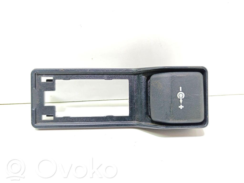 BMW 1 E81 E87 Cigarette lighter rear 
