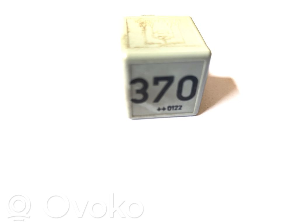 Otros relés   8D0951253