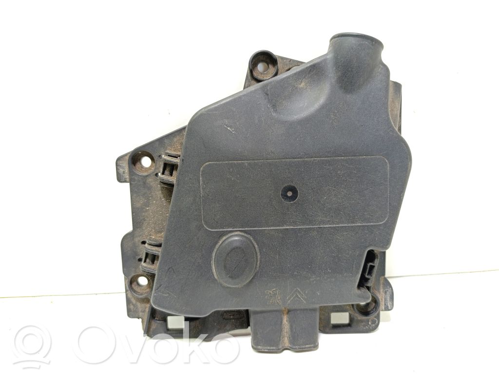 Citroen C3 Picasso Fuse module 