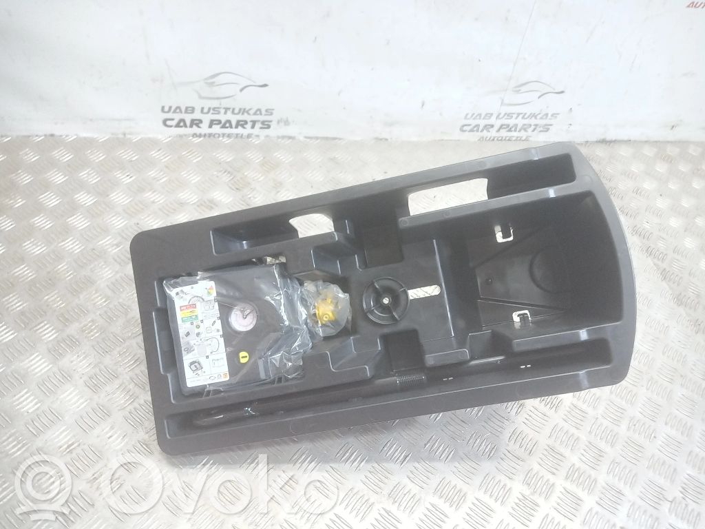 Renault Captur Zestaw narzędzi 