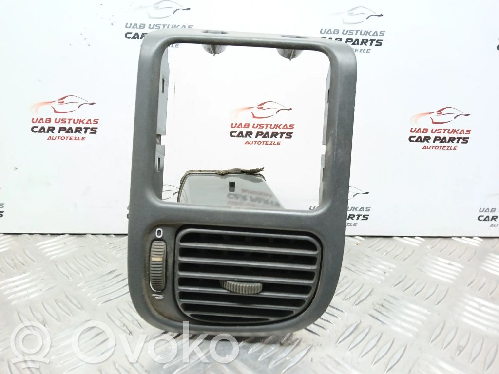 Volvo S40, V40 Moldura protectora de la rejilla de ventilación lateral del panel 