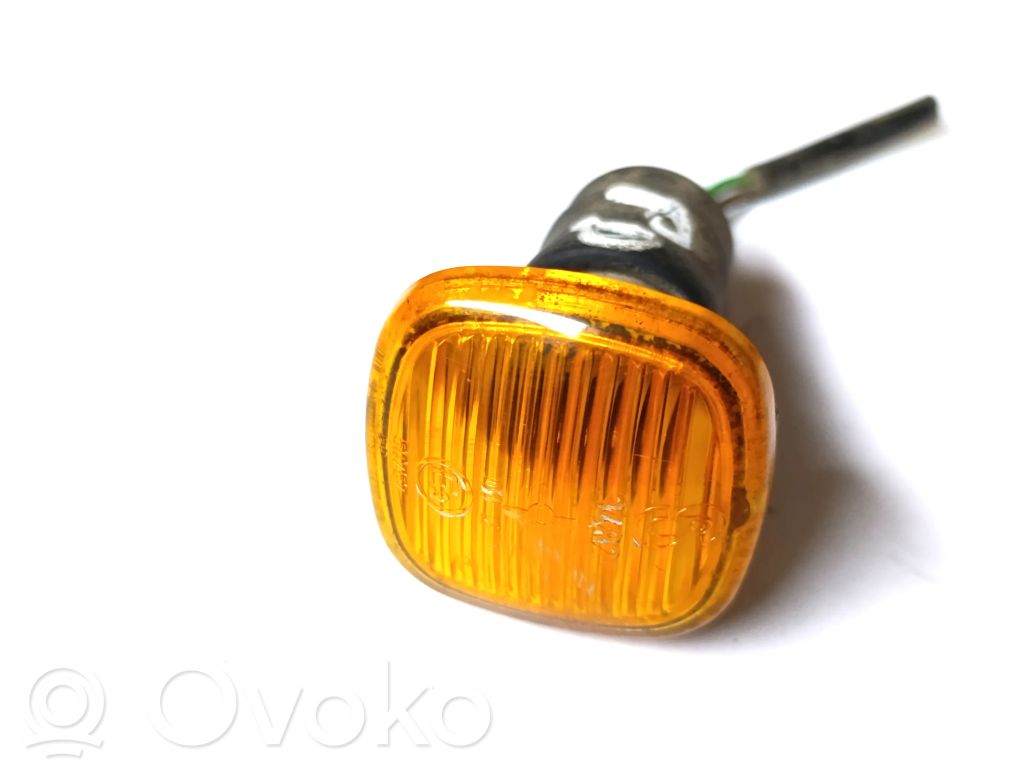 Audi A4 S4 B5 8D Seitenblinker 