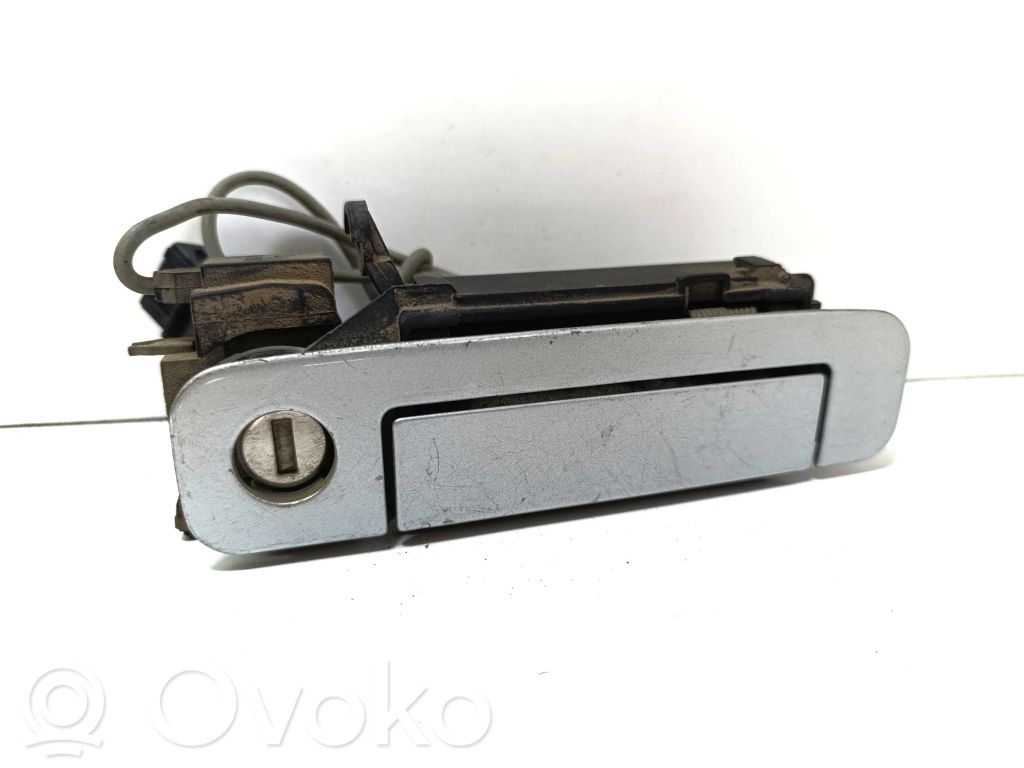 Audi A4 S4 B5 8D Manecilla externa puerta delantera 