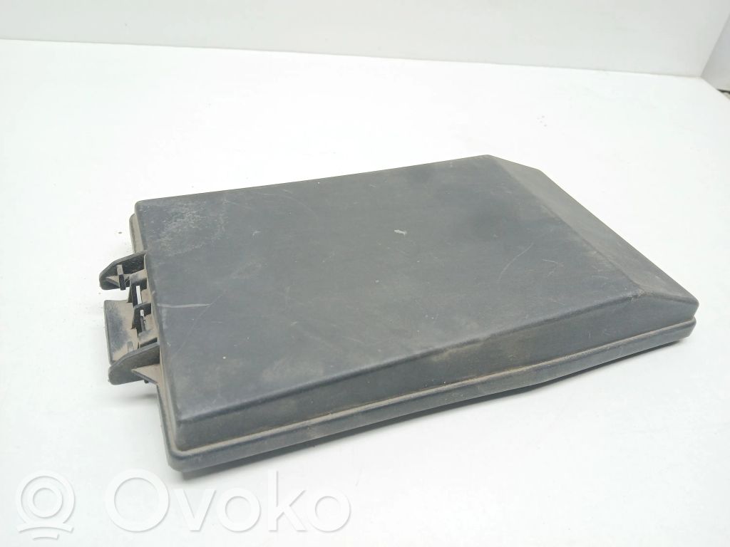 Ford Focus Tapa de caja de fusibles 