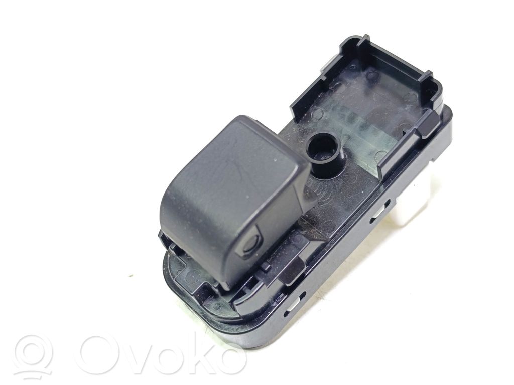 Mazda CX-3 Electric window control switch 