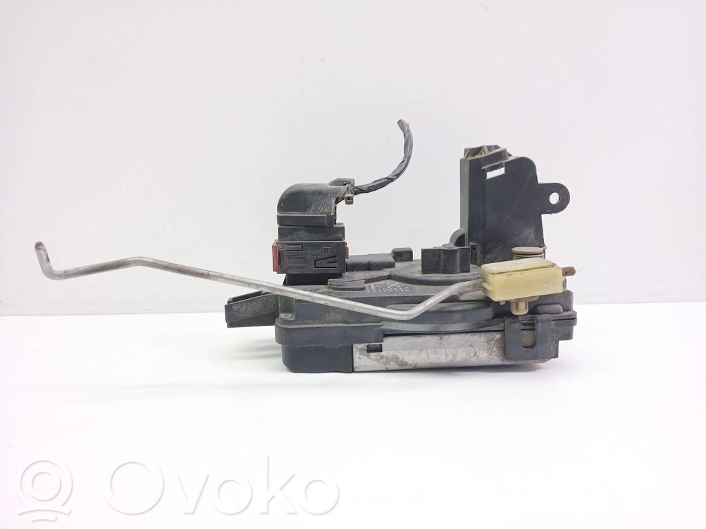 Opel Astra H Front door lock 
