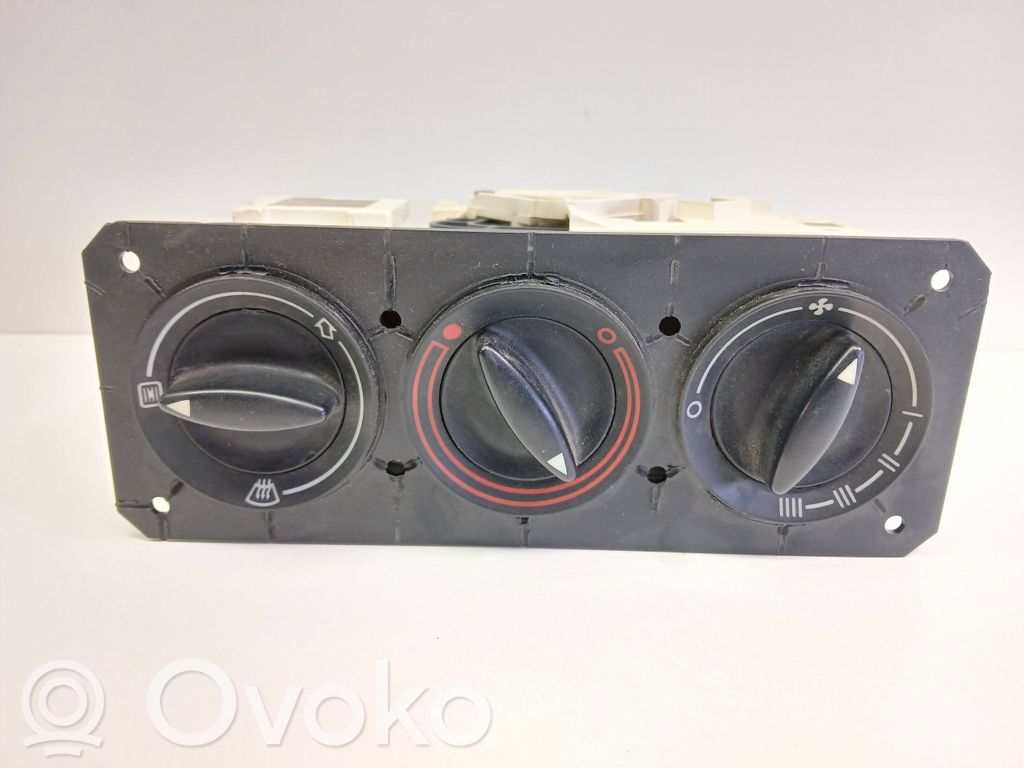 Audi A4 S4 B5 8D Climate control unit 