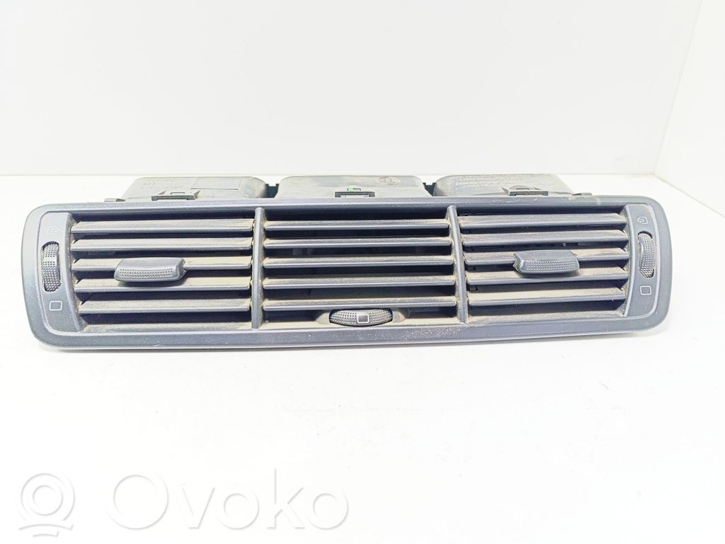 Peugeot 807 Grille d'aération centrale 