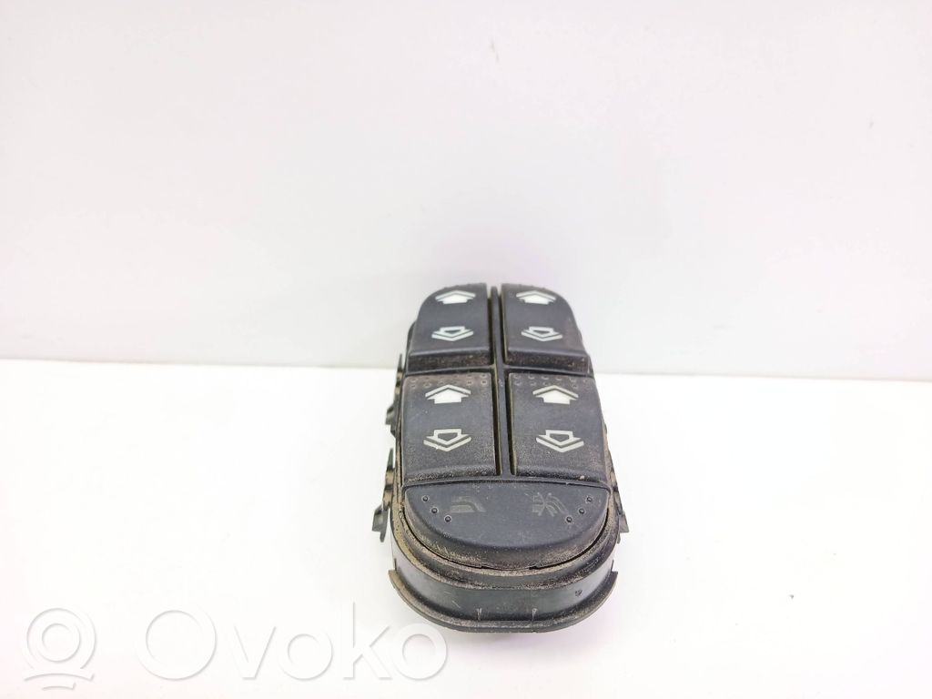 Ford Focus Electric window control switch 