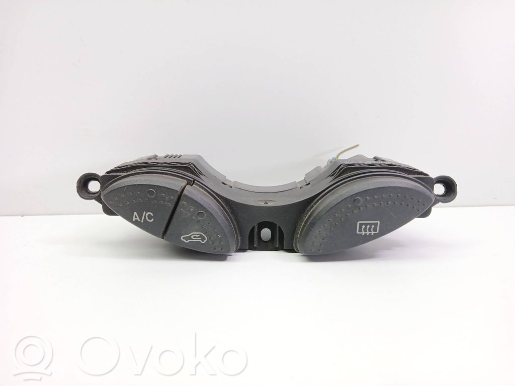 Ford Focus Windscreen/window heater switch 