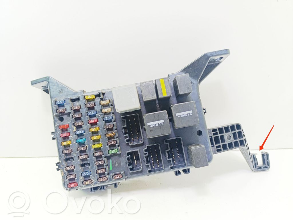 Ford Mondeo Mk III Fuse module 