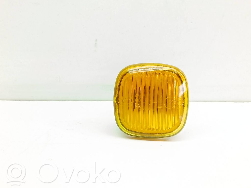 Audi A4 S4 B5 8D Seitenblinker 