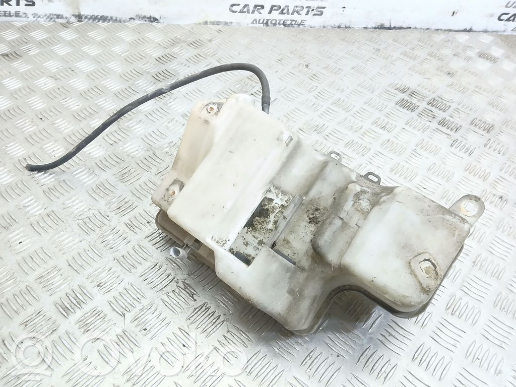 BMW 7 E65 E66 Langų skysčio bakelis 