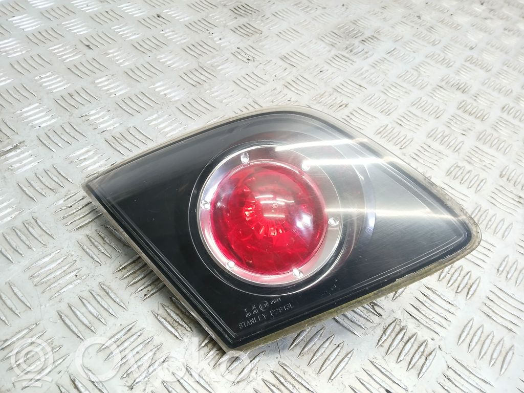 Tailgate rear/tail lights