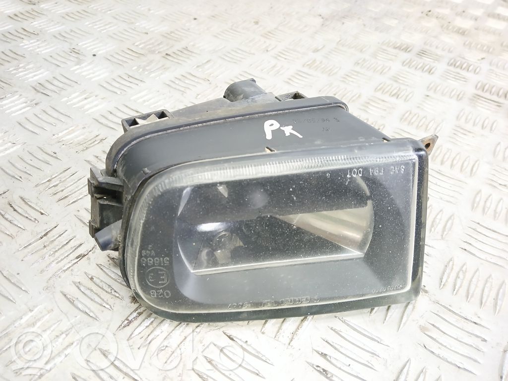 BMW 5 E39 Miglas lukturis priekšā 
