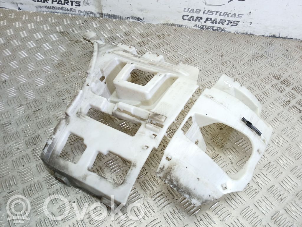 BMW 1 E82 E88 Takapuskurin kannake 