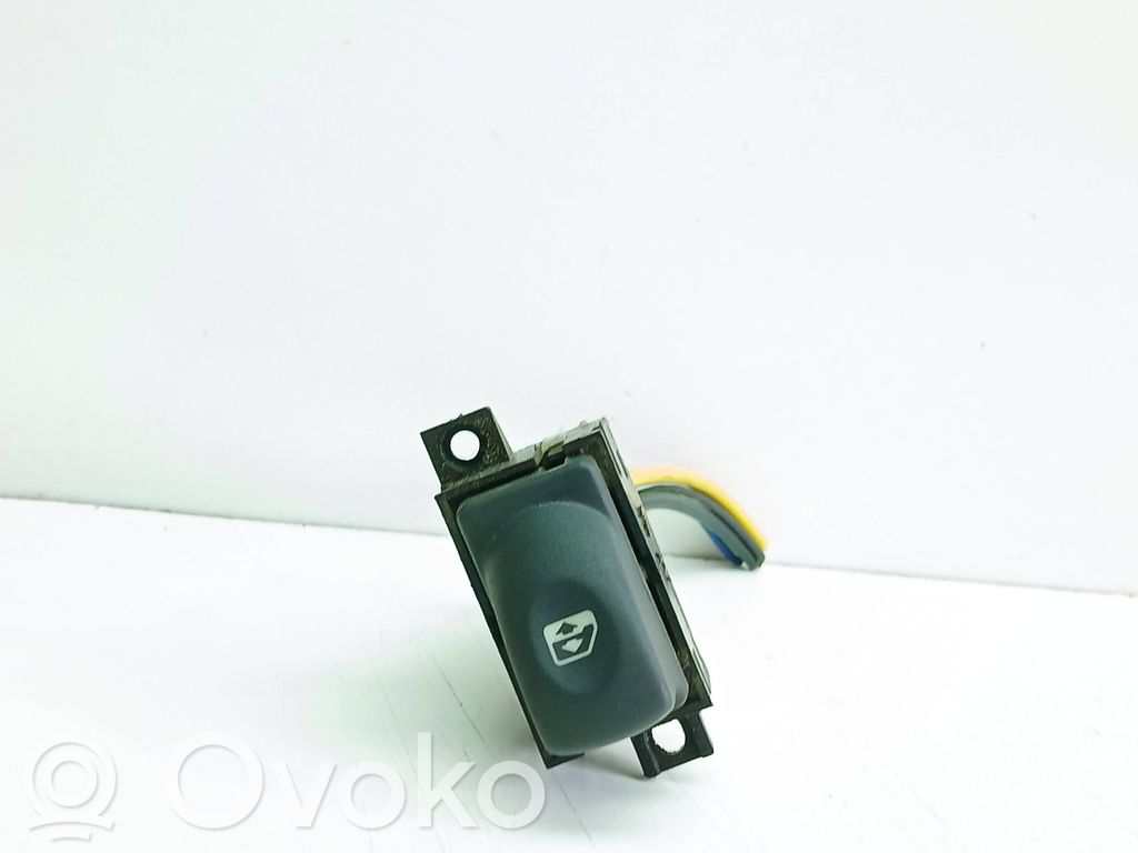Renault Laguna I Electric window control switch 