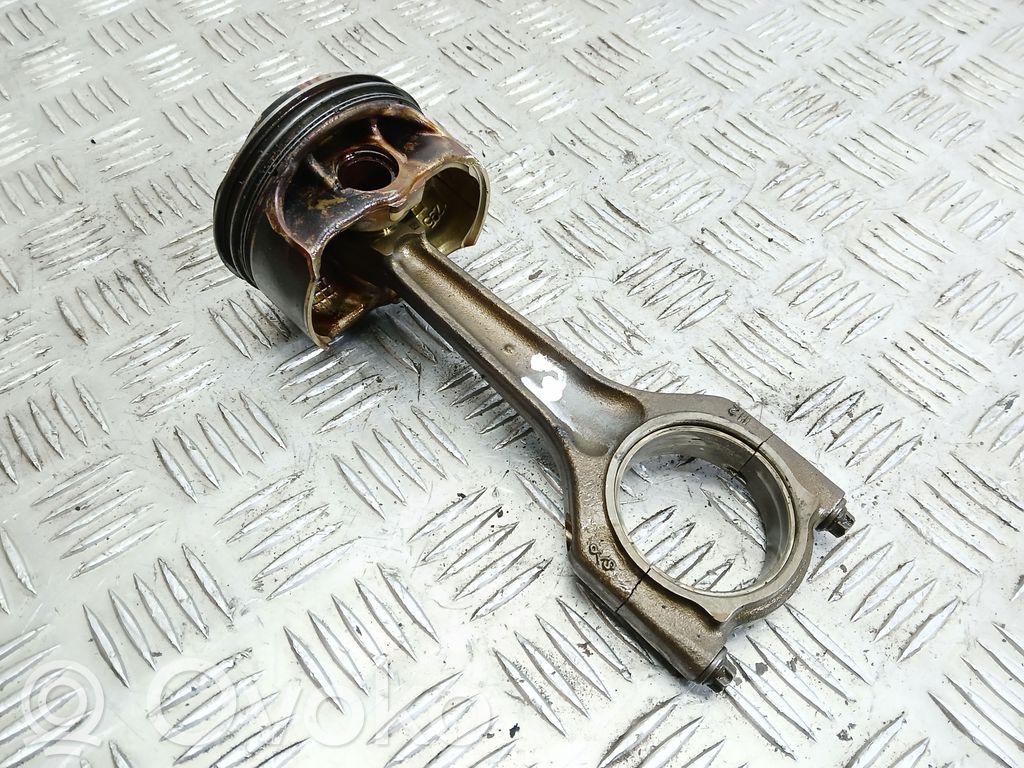 BMW 1 E82 E88 Piston cu bielă 