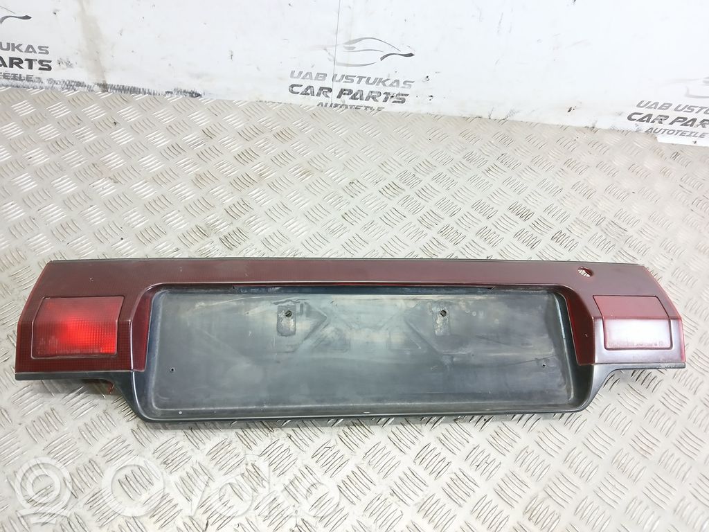 Toyota Corolla E90 Barra de luz de la matrícula/placa de la puerta del maletero 