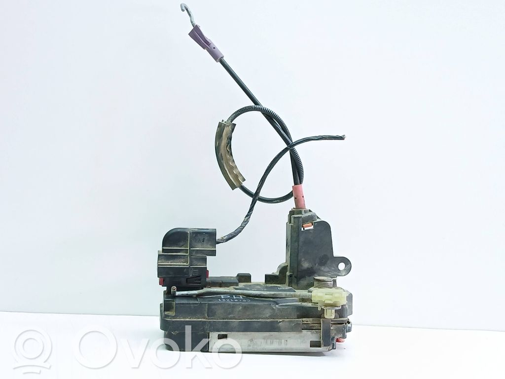 Opel Astra H Takaoven lukko 
