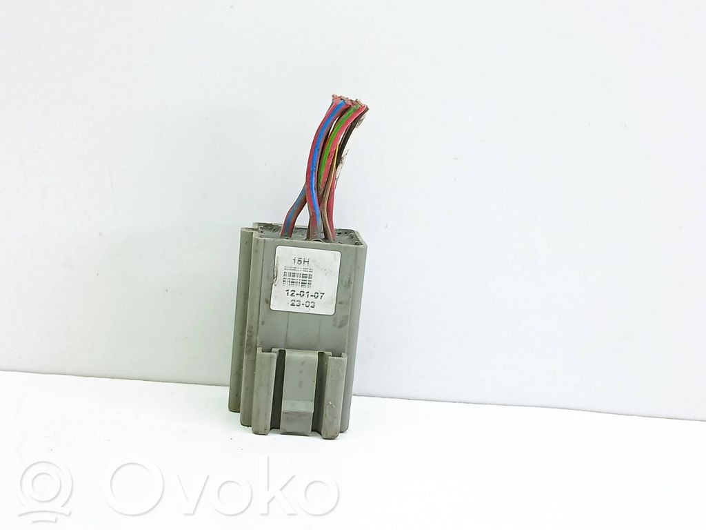 Opel Astra H Relé del ventilador del refrigerador 