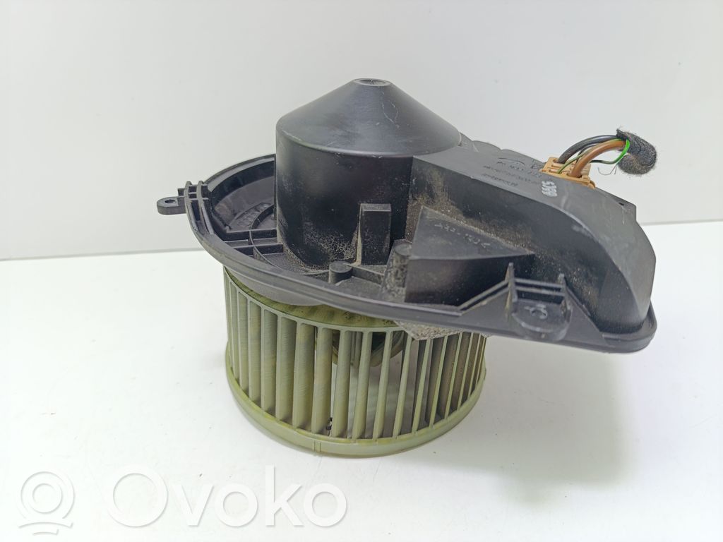 Pulseur d'air habitacle   8D1820021