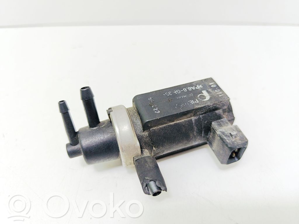 Audi A4 S4 B5 8D Zawór podciśnienia / Elektrozawór turbiny 