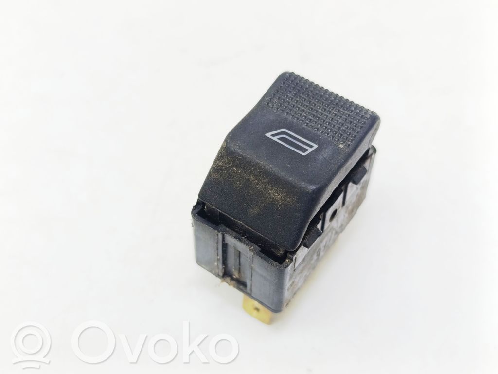 Audi A4 S4 B5 8D Sähkötoimisen ikkunan ohjauskytkin 