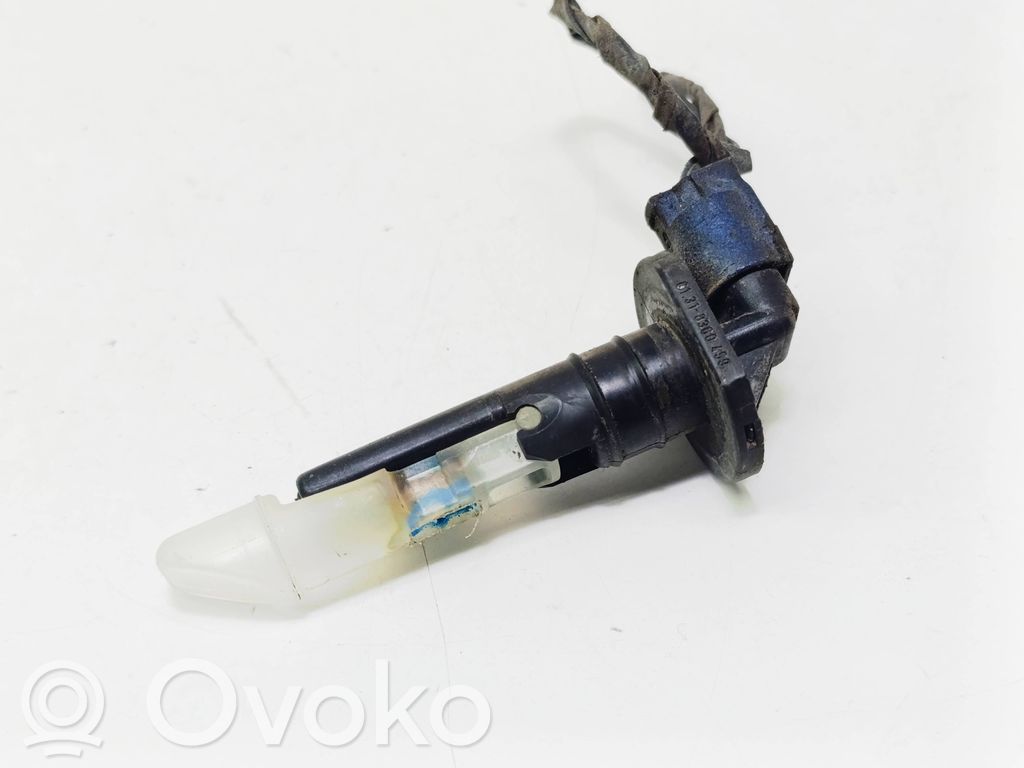 BMW 5 E39 Windshield washer fluid level sensor 