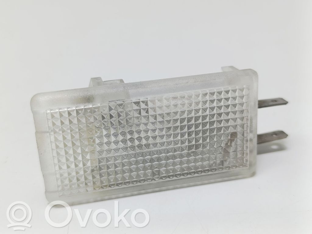 Audi A4 S4 B5 8D Inne oświetlenie wnętrza kabiny 