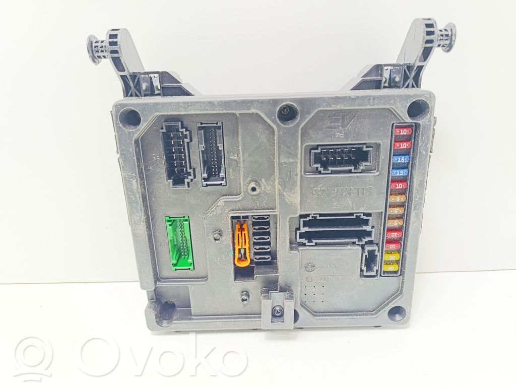 Ford Galaxy Fuse module 